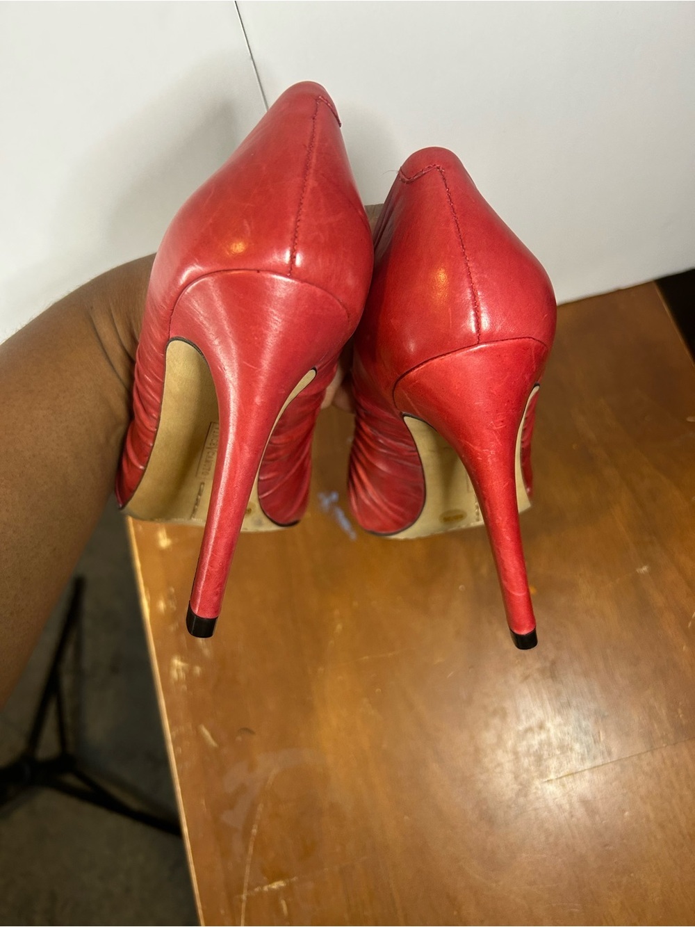 Venezia Red Pointed Leather Pumps with Ruched Vamp Size 6 - Picture 3 of 4